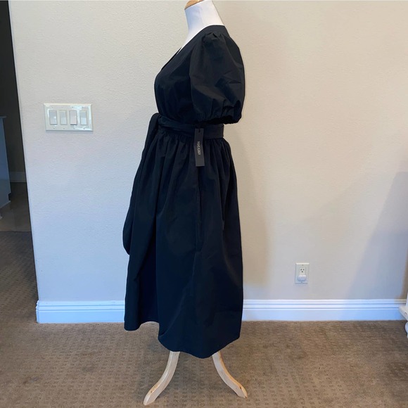 Amber Sakai Black Dress Short Sleeve V Neck NWT Size US 8 - Picture 3 of 6